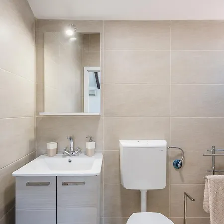 Sugar Suite,self Check In,split Center!! * スプリト